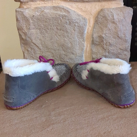 Sorel Out N About women's faux fur lined gray suede winter moccasins size 7 - Picture 5 of 12